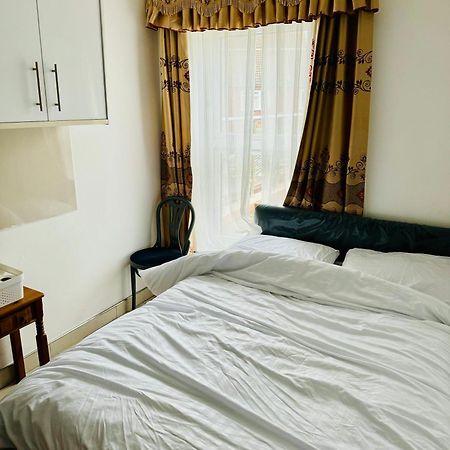 The Great Falcon Accommodation Лондон Екстер'єр фото