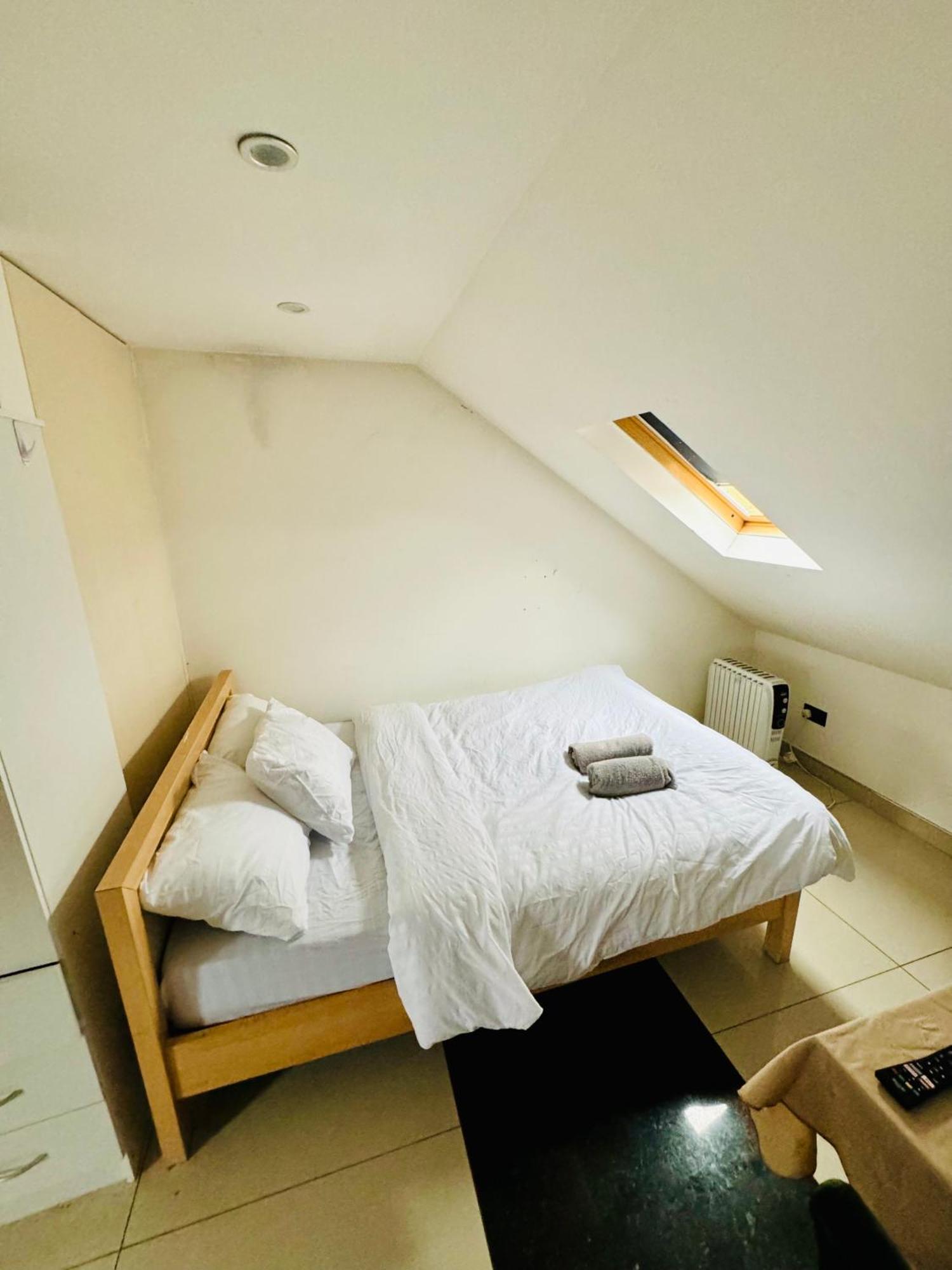 The Great Falcon Accommodation Лондон Екстер'єр фото